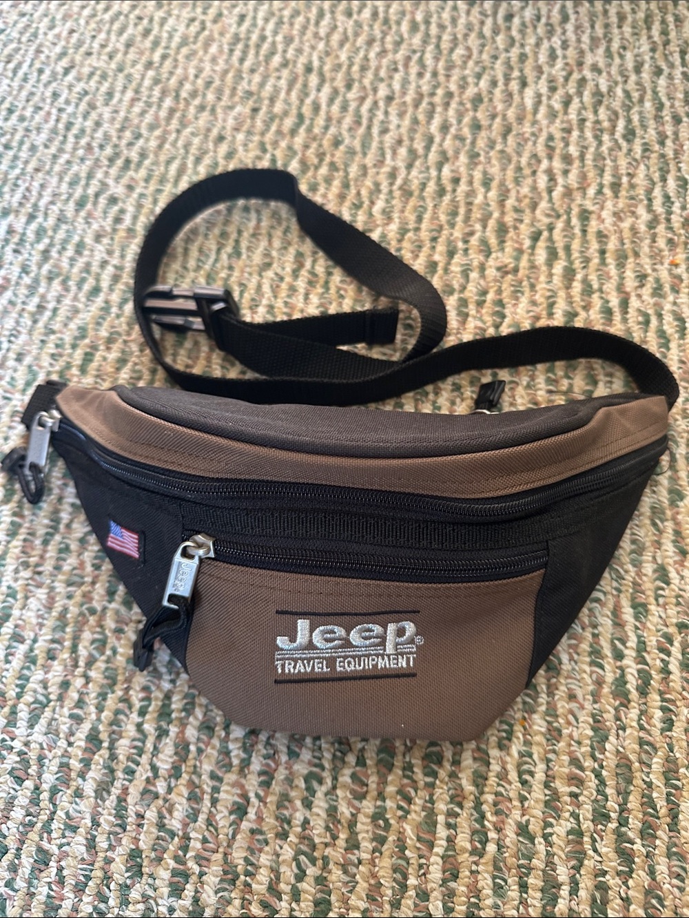 Jeep Two-Tone Brown and Black Waist Fanny Pack like new